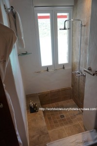 Shower Eden Rock
