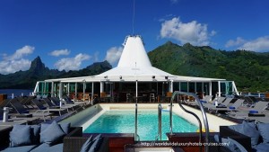 Paul Gauguin Cruises Tahiti & Society Islands Luxury Travel Virtuoso Izumi Ogawa Trip agent vacation advisor Vision French Polynesia Cruise ship boat ocean water sand beach Moorea shark stingray