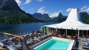 Paul Gauguin Cruises Tahiti & Society Islands Luxury Travel Virtuoso Izumi Ogawa Trip agent vacation advisor Vision French Polynesia Cruise ship boat ocean water sand beach Moorea shark stingray