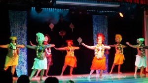 Paul Gauguin Cruises Tahiti & Society Islands Luxury Travel Virtuoso Izumi Ogawa Trip agent vacation advisor Vision French Polynesia Cruise ship boat ocean water sand beach Moorea shark stingray