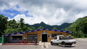 Paul Gauguin Cruises Tahiti & Society Islands Luxury Travel Virtuoso Izumi Ogawa Trip agent vacation advisor Vision French Polynesia Cruise ship boat Bora Bora ocean water sand beach Moorea