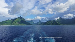 Paul Gauguin Cruises Tahiti & Society Islands Luxury Travel Virtuoso Izumi Ogawa Trip agent vacation advisor Vision French Polynesia Cruise ship boat Bora Bora ocean water sand beach Moorea