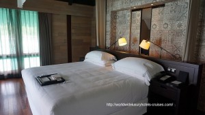 St. Regis Resort Bora Bora overwater bungalow snorkel room bath bed Tahiti Society Islands Luxury Travel Virtuoso Izumi Ogawa Trip agent vacation advisor Vision French Polynesia Cruise ship boat ocean water sand beach