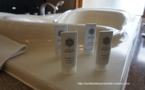 St. Regis Resort Bora Bora overwater bungalow snorkel room bath bed Tahiti Society Islands Luxury Travel Virtuoso Izumi Ogawa Trip agent vacation advisor Vision French Polynesia Cruise ship boat ocean water sand beach