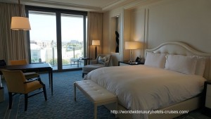 Waldorf Astoria Beverly Wilshire Hills Luxury Travel Virtuoso Izumi Ogawa Trip agent vacation advisor Vision California Rodeo Drive Shopping Hollywood Cut Restaurant Steak location movie stars pool bar celebrity pool bar view president bill Clinton blog