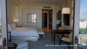Waldorf Astoria Beverly Wilshire Hills Luxury Travel Virtuoso Izumi Ogawa Trip agent vacation advisor Vision California Rodeo Drive Shopping Hollywood Cut Restaurant Steak location movie stars pool bar celebrity pool bar view president bill Clinton blog