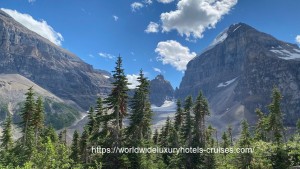 Izumi, Ogawa, Vision, travel, luxury, vacation, Alberta, Canada, Fairmont Chateau Lake Louise, hotel, property, virtuoso, amenities, food, restaurant, Lake Louise, Mountain, agent, advisor, city, pool, Lake, Bear, Canoe, Japanese, French, English, stay, night, bed, bathroom, suite, room, accommodation, hike, tea house, horses, canoe